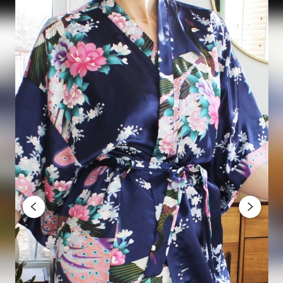 Aibrou Short Floral Blue Kimono Robe Satin With Belt Closure- L NWT - Picture 3 of 4